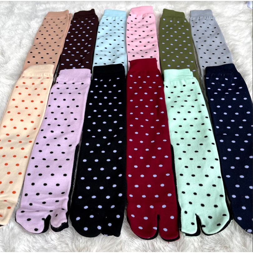 Kaos Kaki Jempol Muslimah Motif Polkadot Polka Tapak Hitam (Panjang dan Tebal)