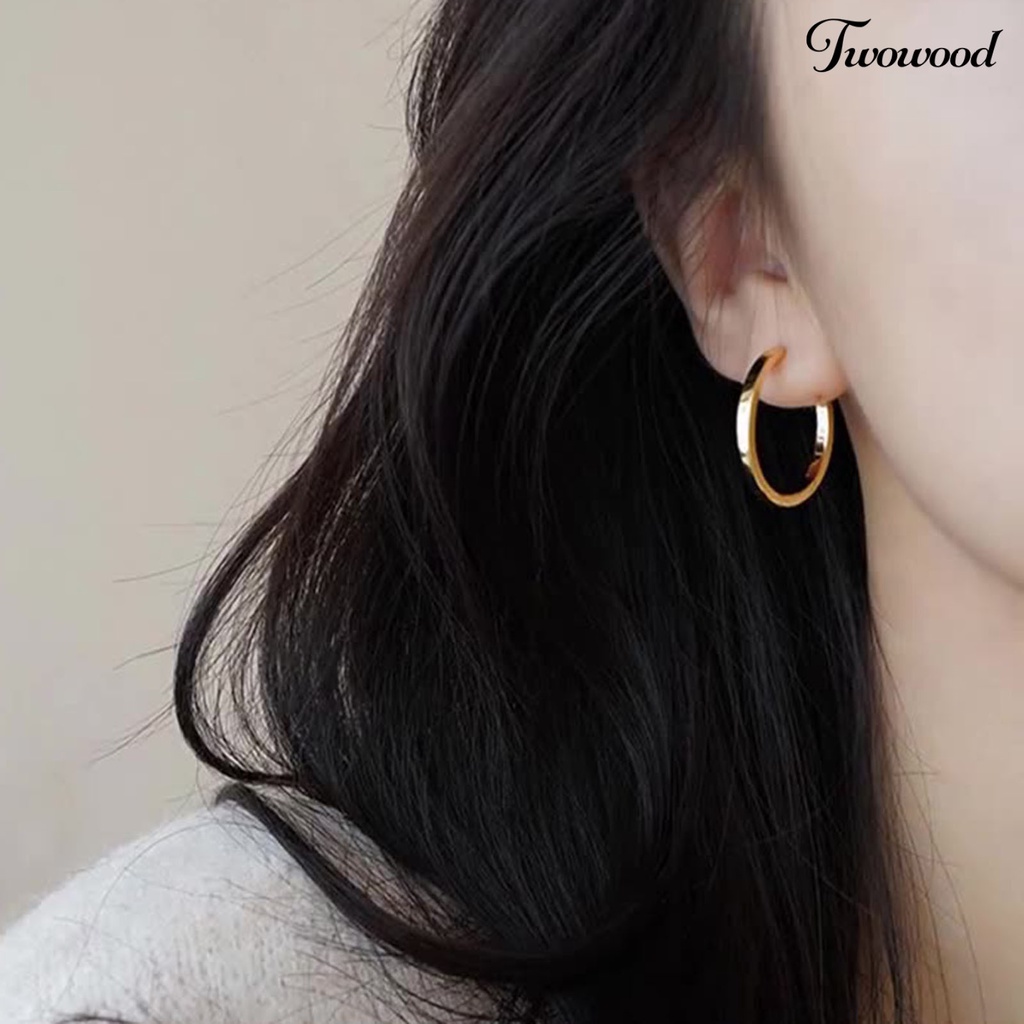 1 Pasang Anting Hoop Bentuk Bulat Permukaan Halus Untuk Wanita