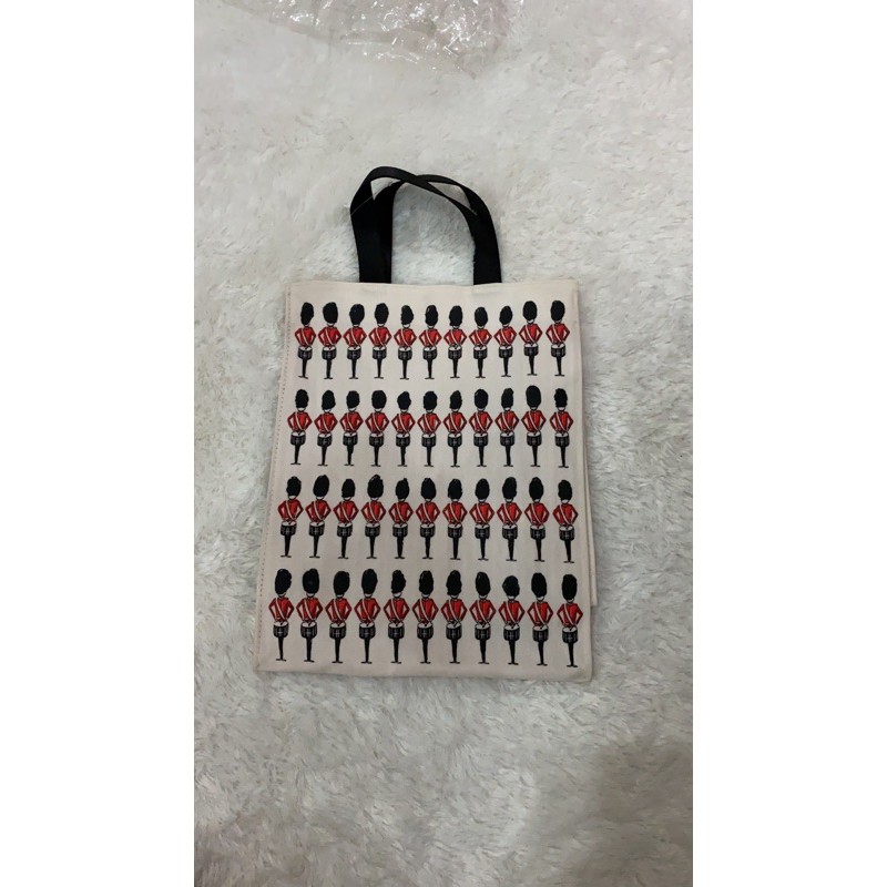 harrods guardsmen bag