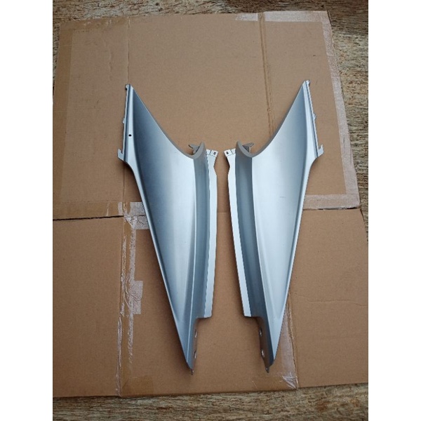 BODY SAMPING HONDA BEAT KARBU SILVER