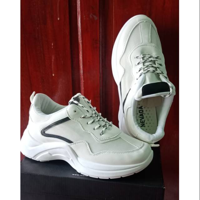 Sepatu merk nevada uk. 40 ( yq19bk)