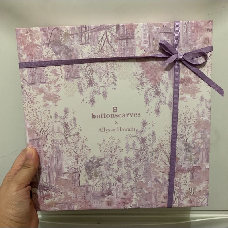 Buttonscarves New York 3