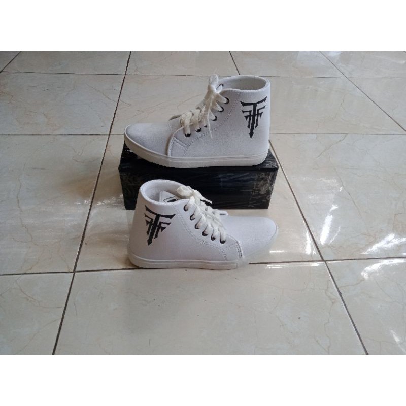 sepatu sneaker Kets anak dan dewasa treesula