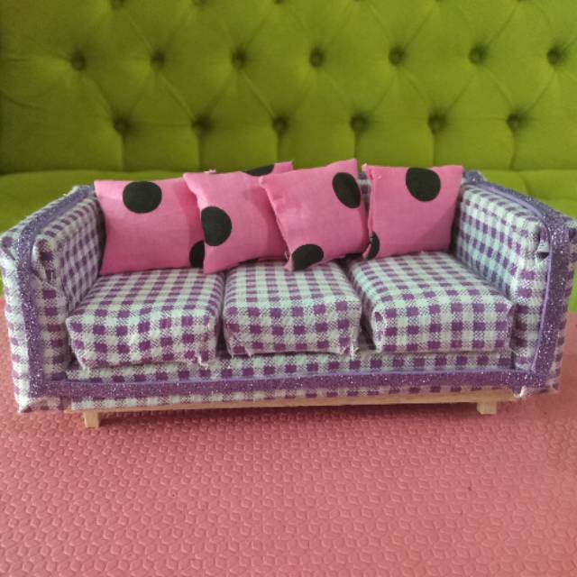 Sofa miniatur untuk boneka barbie