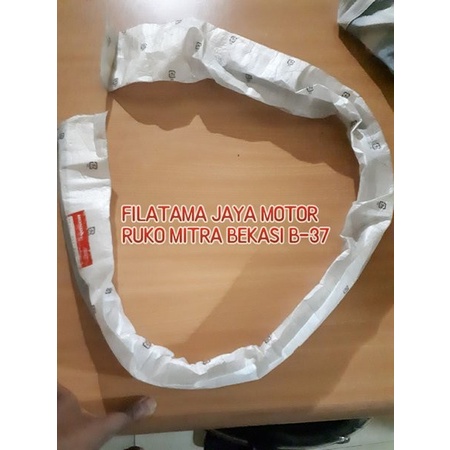 karet - list kaca besar depan bagian atas honda stream 1.7 -2.0