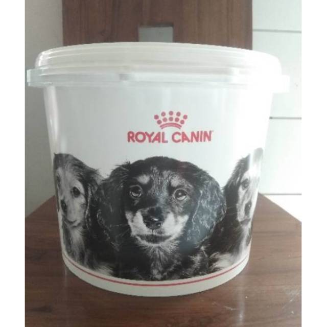 Tempat penyimpanan makanan kucing merk royal canin Container cat food Half moon- KECIL