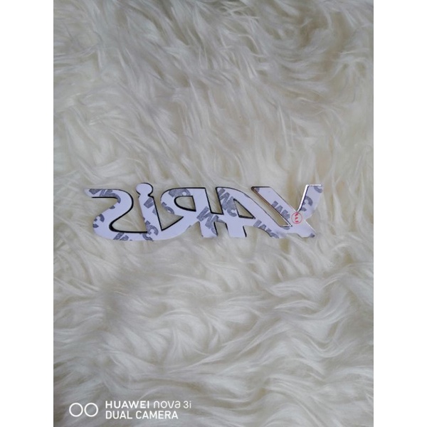 emblem tulisan yaris