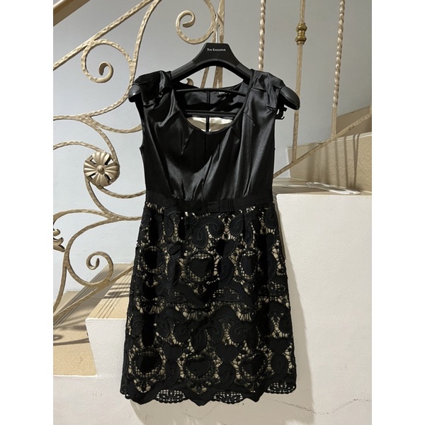 PRELOVED DRESS HITAM BRUKAT MEWAH MERK BEBE