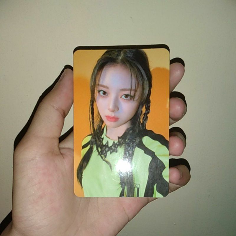 PC YUNA YELLOW GUESS WHO