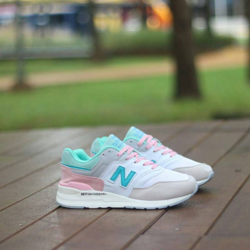 Sepatu sneaker klasik wanita terbaru termurah size 36-41