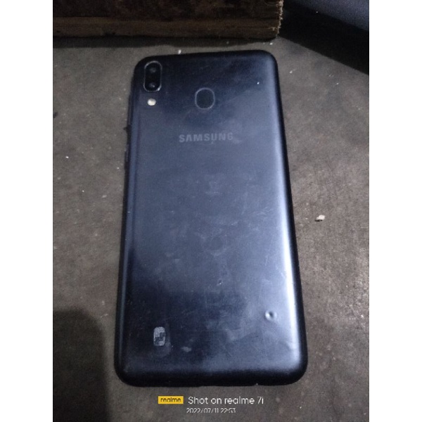Samsung M20 minus