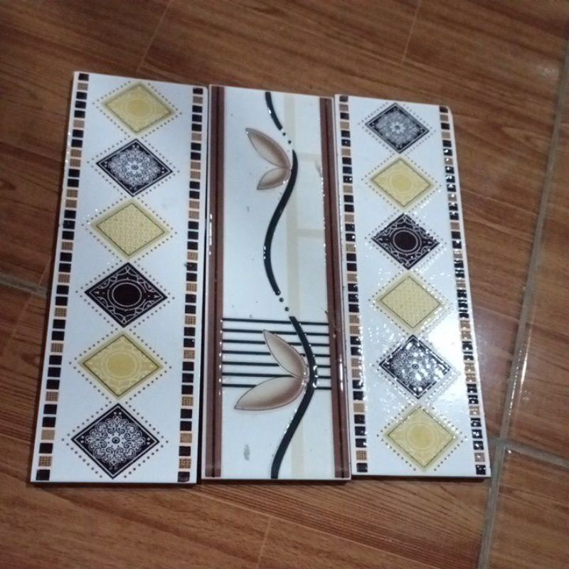 

LIST DINIDING KERAMIK 25 X 8