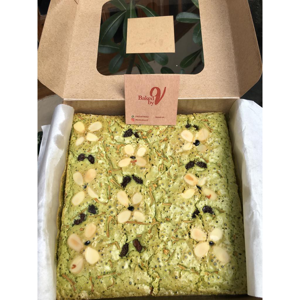 

[Baked by V] Brownies Matcha Large