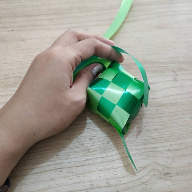 

Ketupat pita / hiasan parcel lebaran