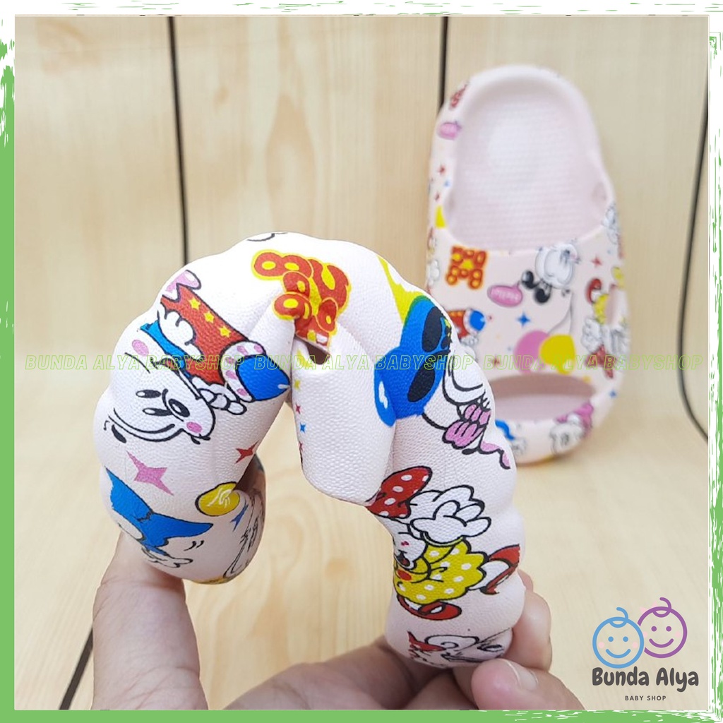 Sendal Anak Perempuan Usia 3 4 5 Tahun Slop Karet Elastis PINK - Sandal Anak Cewek Motif Kartun Lucu Model Kekinian Anti Licin Elastis Size 24-29