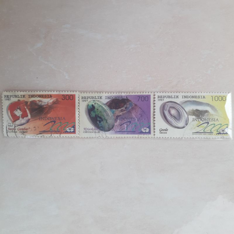 

(A) Perangko Indonesia Batu Mulia Tahun 1997 set lengkap - 3pcs