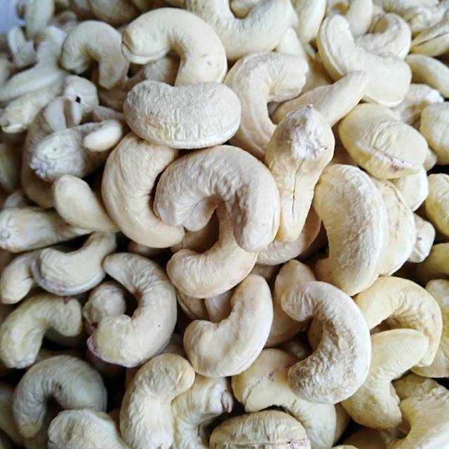 

Murah meriah kacang mete asli Wonogiri kualitas super baru fres hanya 117 berat 1kg