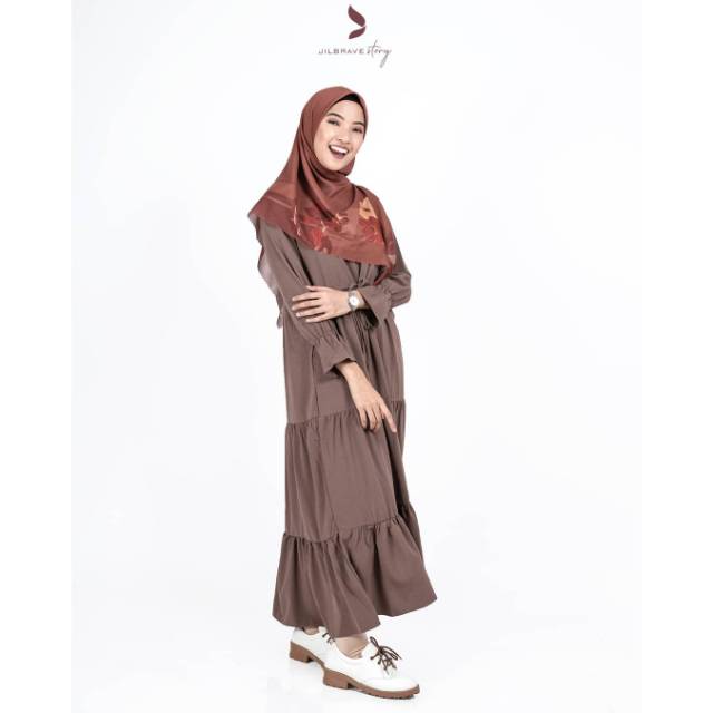 SHANIA DRESS ESPRESSO (S-M) JStory | Gamis Basic Polos | Homedress Ruffle Tingkat dengan Tali Kerut 