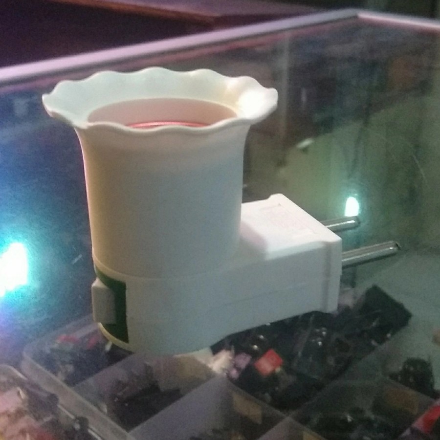 Fitting colok fiting dudukan lampu dinding kamar tidur