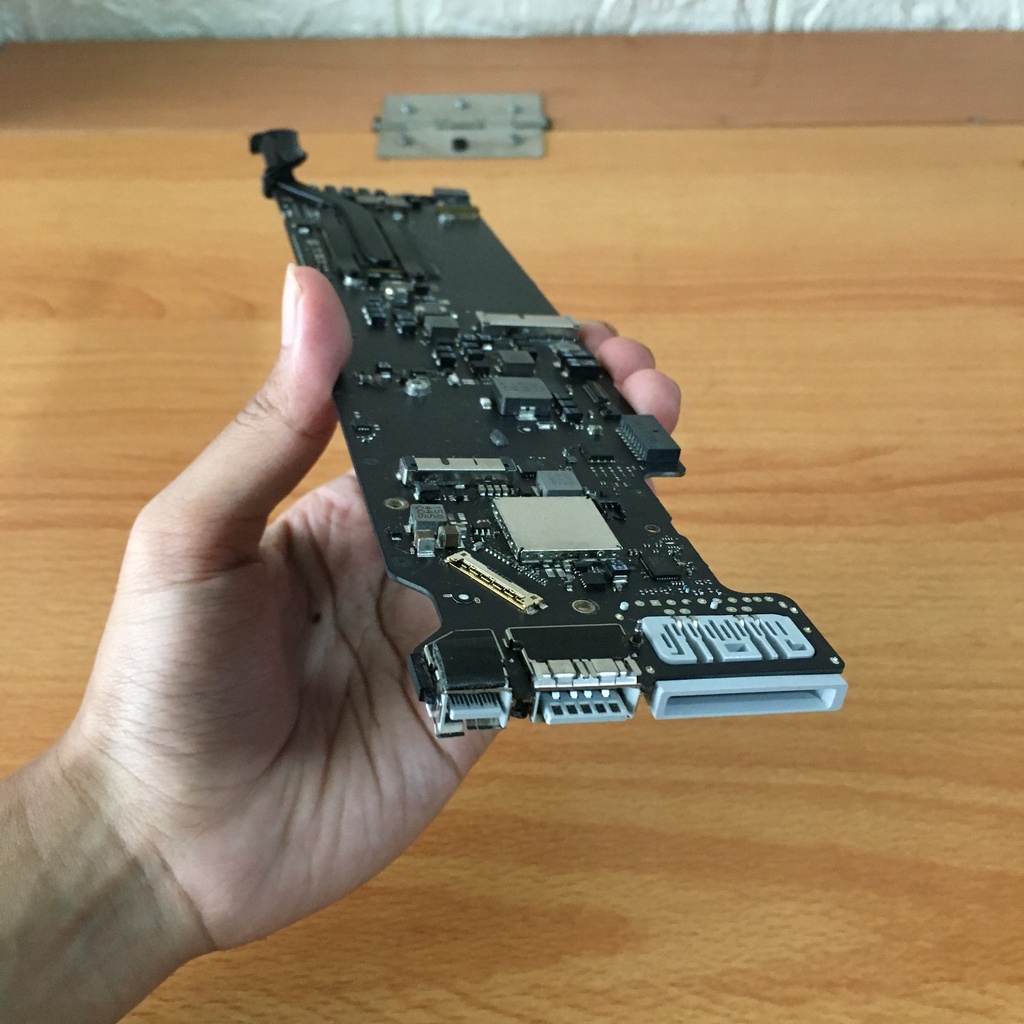 Logicboard Macbook Air 2014 A1466 13 Inch Motherboard Kondisi Mati