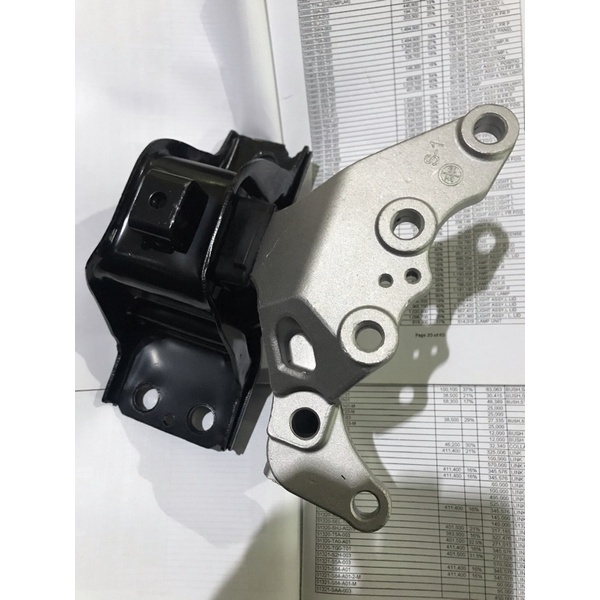 Engine Mounting Kanan Nissan Serena C26