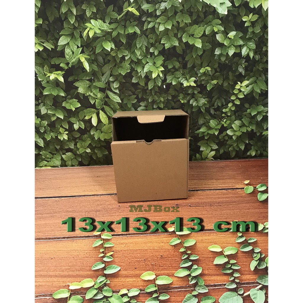

Kardus 13 x 13 x 13 cm... Die cut, dus packing souvenir dll, model box izza