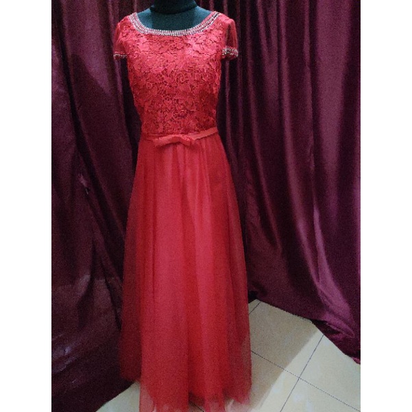 preloved gaun merah panjang