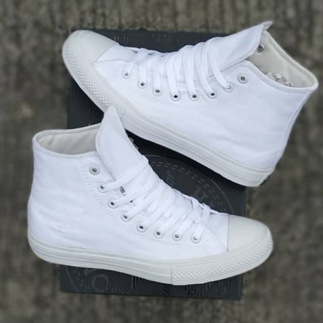 white full converse