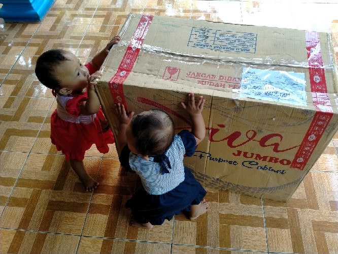 Lemari Pakaian Jumbo Diva Plus Kaca Sap & Gantung