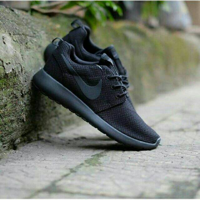 Nike roshe run triple black men premium original murah