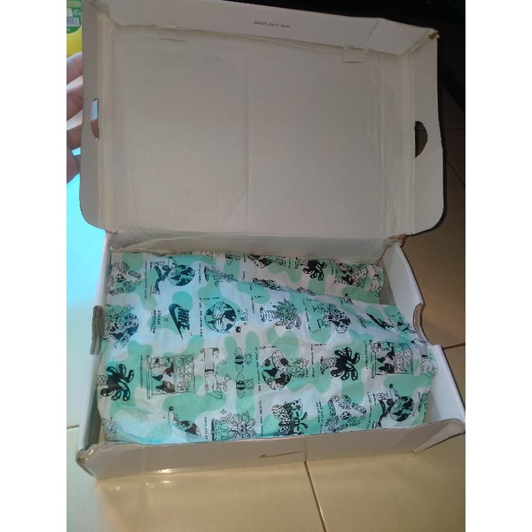 Sepatu Second Nike Air Force 1 Low Flyleather QS ' Earth Day ' x Steven Harrington Unisex LIMITED