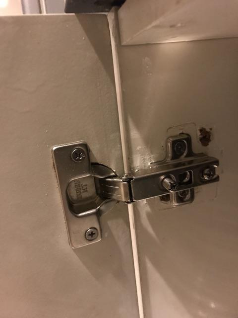 Engsel Sendok / Engsel Lemari