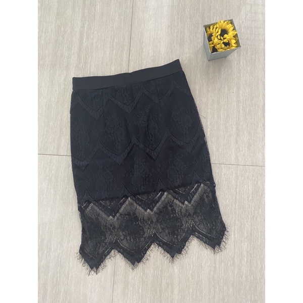 ROK SPAN LACE STRETCH HITAM / ROK MIDI LACE