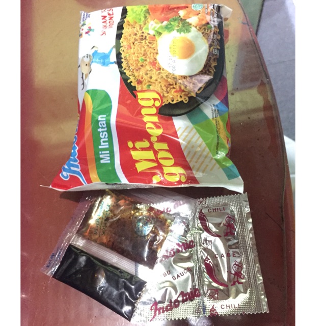 

Indomie mi goreng Sumatra. cabe BUBUK bukan cabe SAOS