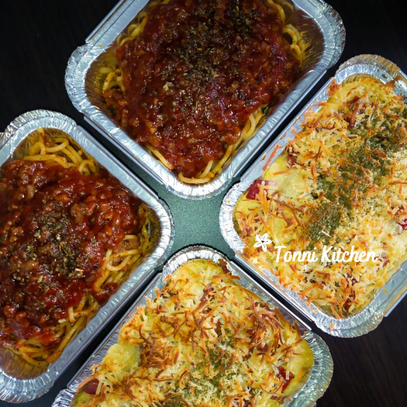 

Hampers Hemat 2pcs Macaroni Schotel Smoked Beef dan 2pcs Spaghetti Bolognese Beef size 16 x 10 cm