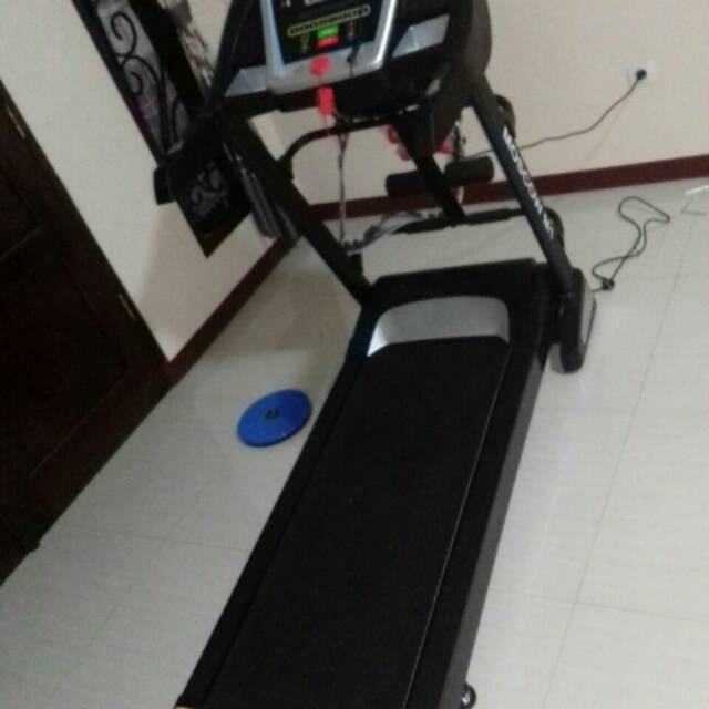 Treadmill Elektrik 3 Fungsi Moscow M1