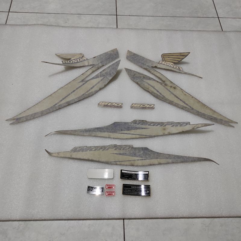 stiker stripping striping decal graphic Honda Megapro mega pro primus biru 2007 2008 Ori original AH