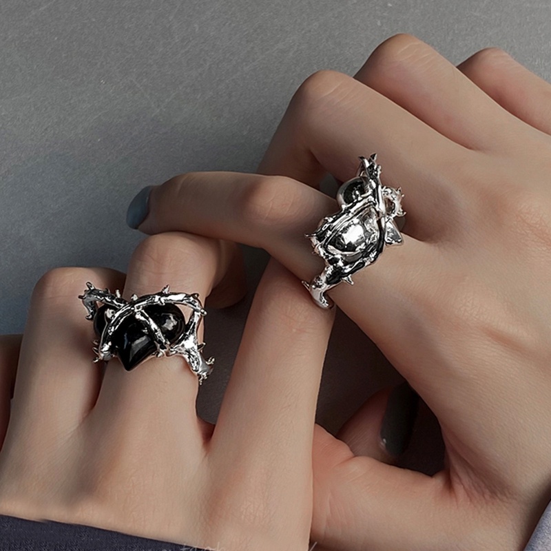 Cincin Model Terbuka Bentuk Hati Tidak Teratur Warna Hitam Gaya Vintage Gothic Punk Untuk Unisex