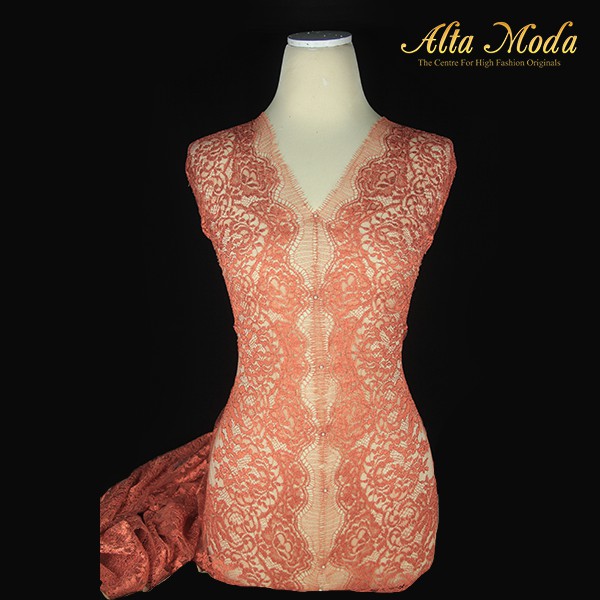 

Alta Moda Brokat Perancis Kebaya Desain Glitter Merah Bata