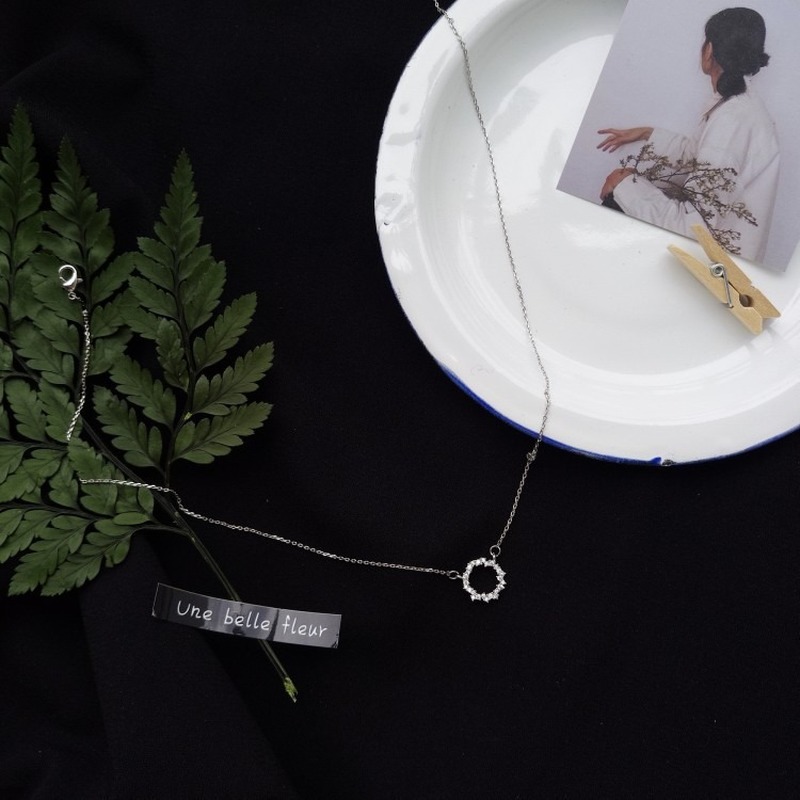 Roselife Korea Halus Perak Kristal Lingkaran Liontin Kalung Untuk Wanita Gadis Berlian Imitasi Karangan Bunga Bulat Pesona Kalung Pesta Makan Pacaran Tulang Selangka Rantai Perhiasan