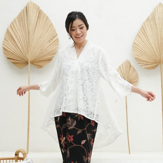 KEBAYA ENCIM MODERN PANJANG BELAKANG PENGUIN BRUKAT PUTIH