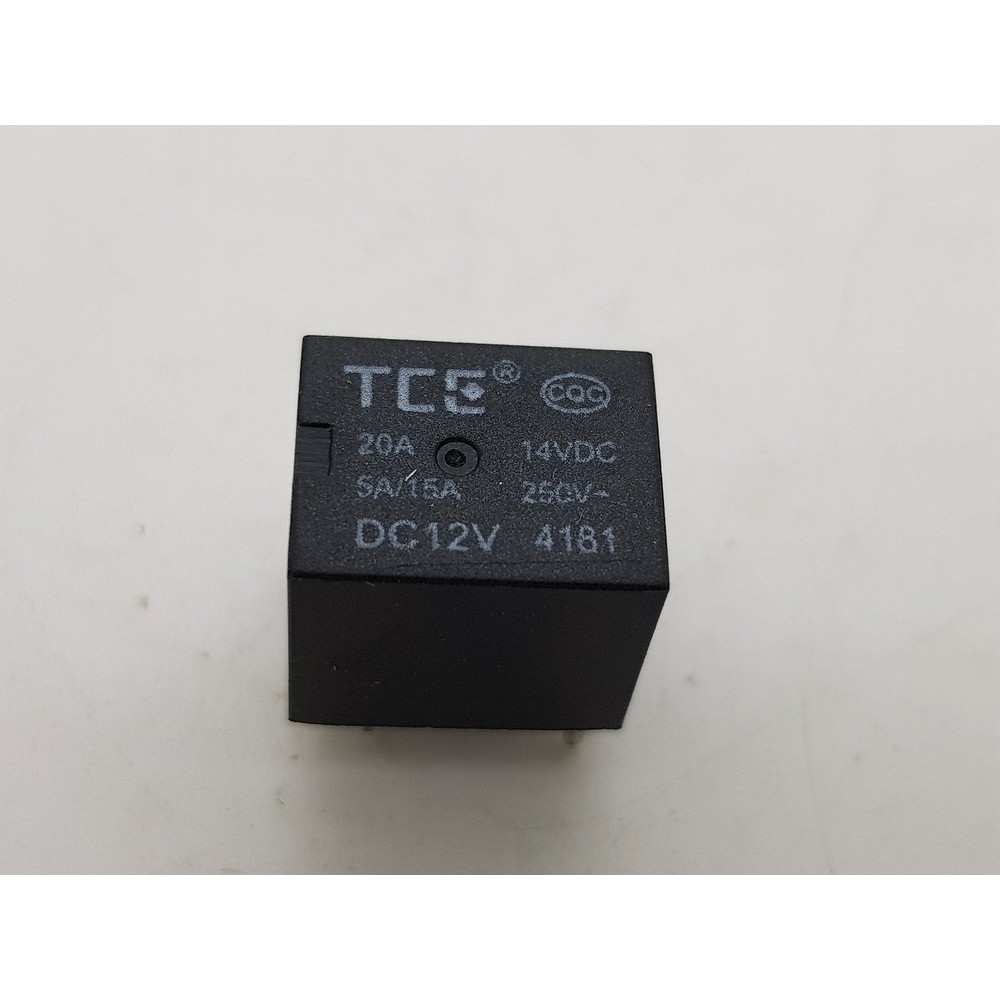 Relay DC 20 Ampere 12Volt 5 Kaki Merk HWE