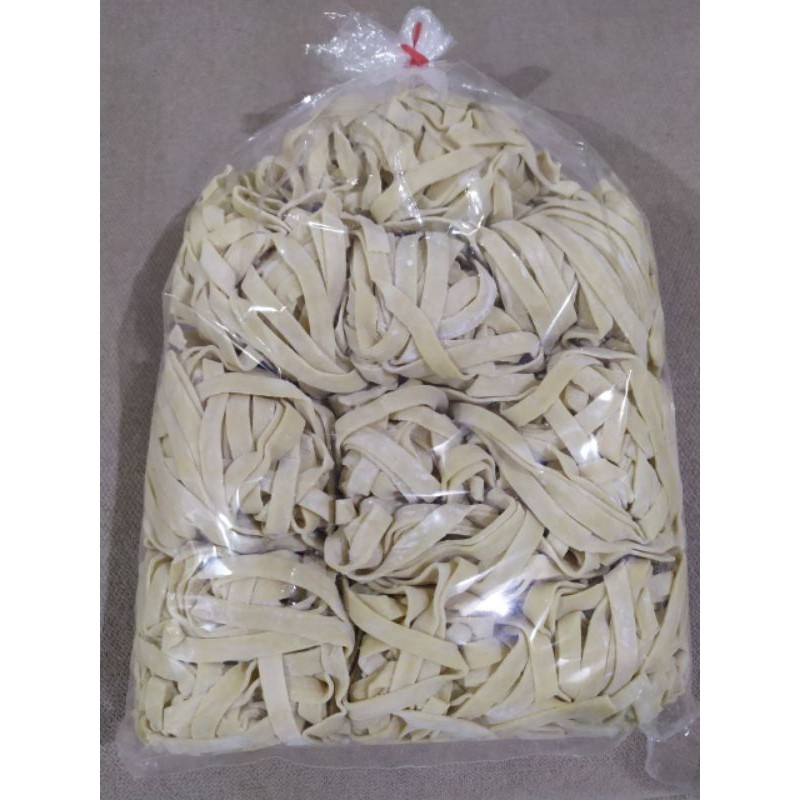 

Mie Lebar mentah ( 10 pcs ) , kualitas premium, berat 1 kg