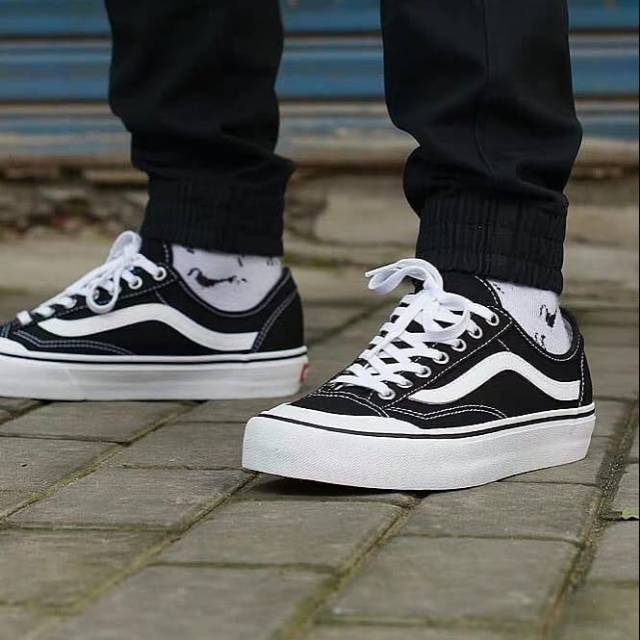 Vans Style 36 Decon Black white