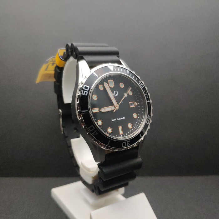 [COD] Jam Tangan Pria Q&Q QnQ QQ Analog Strap Karet Hitam A172J362Y KEREN KOTAK KADO TERBARU