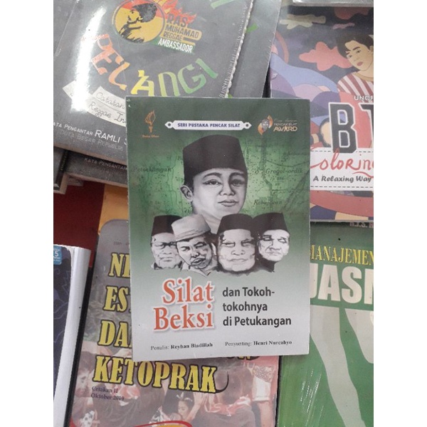 BUKU SILAT BEKSI DAN TOKOH TOKOHNYA DI PETUKANGAN