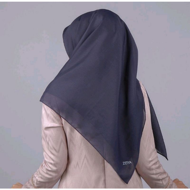 HIJAB SEGI EMPAT ZOYA AISHA PLAIN SCARF 130×130