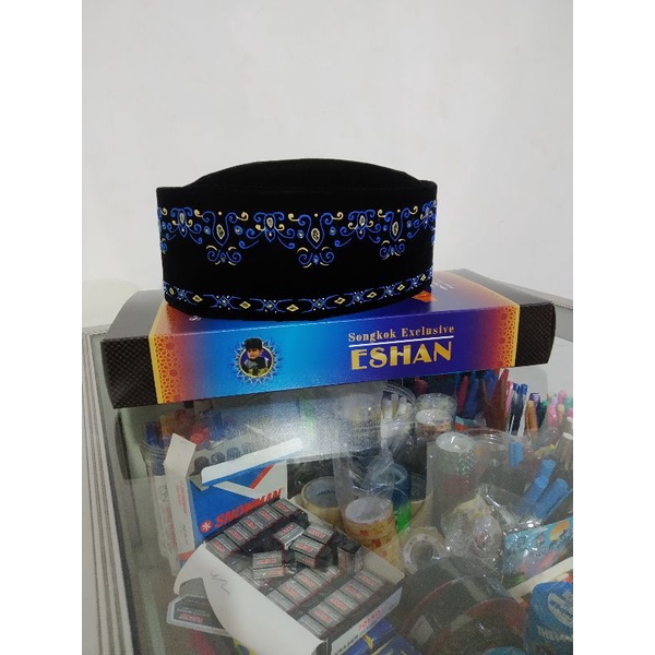 songkok lukis batik kembangan, kopiah batik, peci NU,peci beludru, batik elegan, modern