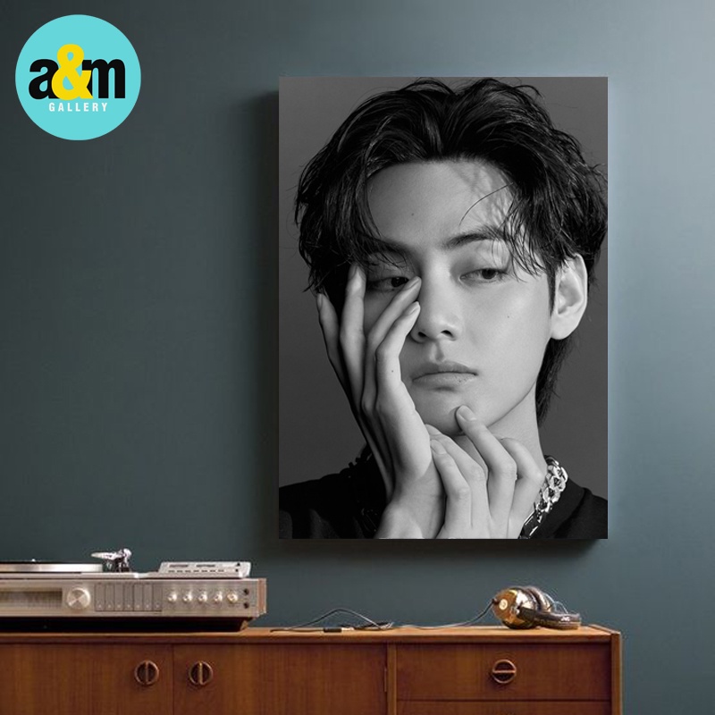 Poster Kayu V BTS Kim Taehyung Hiasan Dinding Kamar K-POP I Pajangan Dinding Kamar K-POP Wall Decor Kamar - A&amp;M