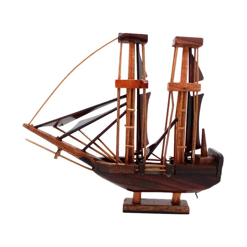 Miniatur kapal layar untuk hiasan rumah anda